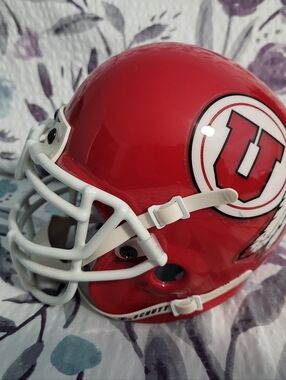 VINTAGE Utah Utes NCAA Schutt Mini Helmet